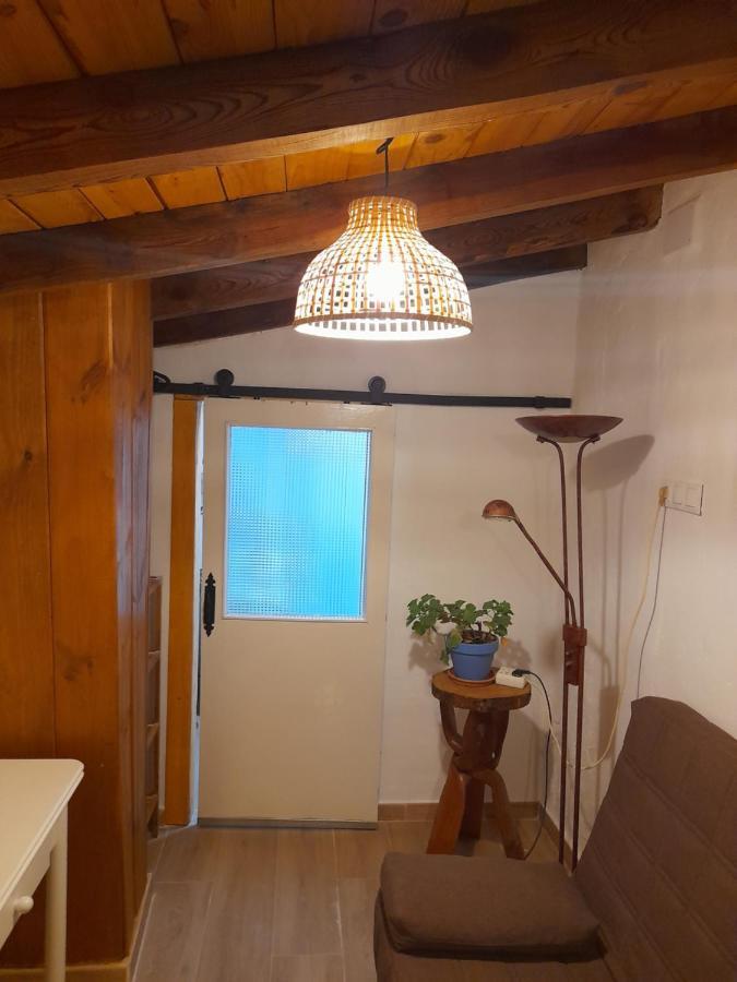 Habitacion Rustica Independiente Con Todas Las Comodidades, Sofacama Y Ventilador Tordesillas Eksteriør billede
